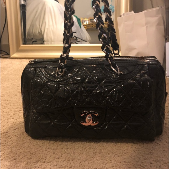 Chanel Aged Calfskin Leather Shoulder Bag - Picture 2 of 8